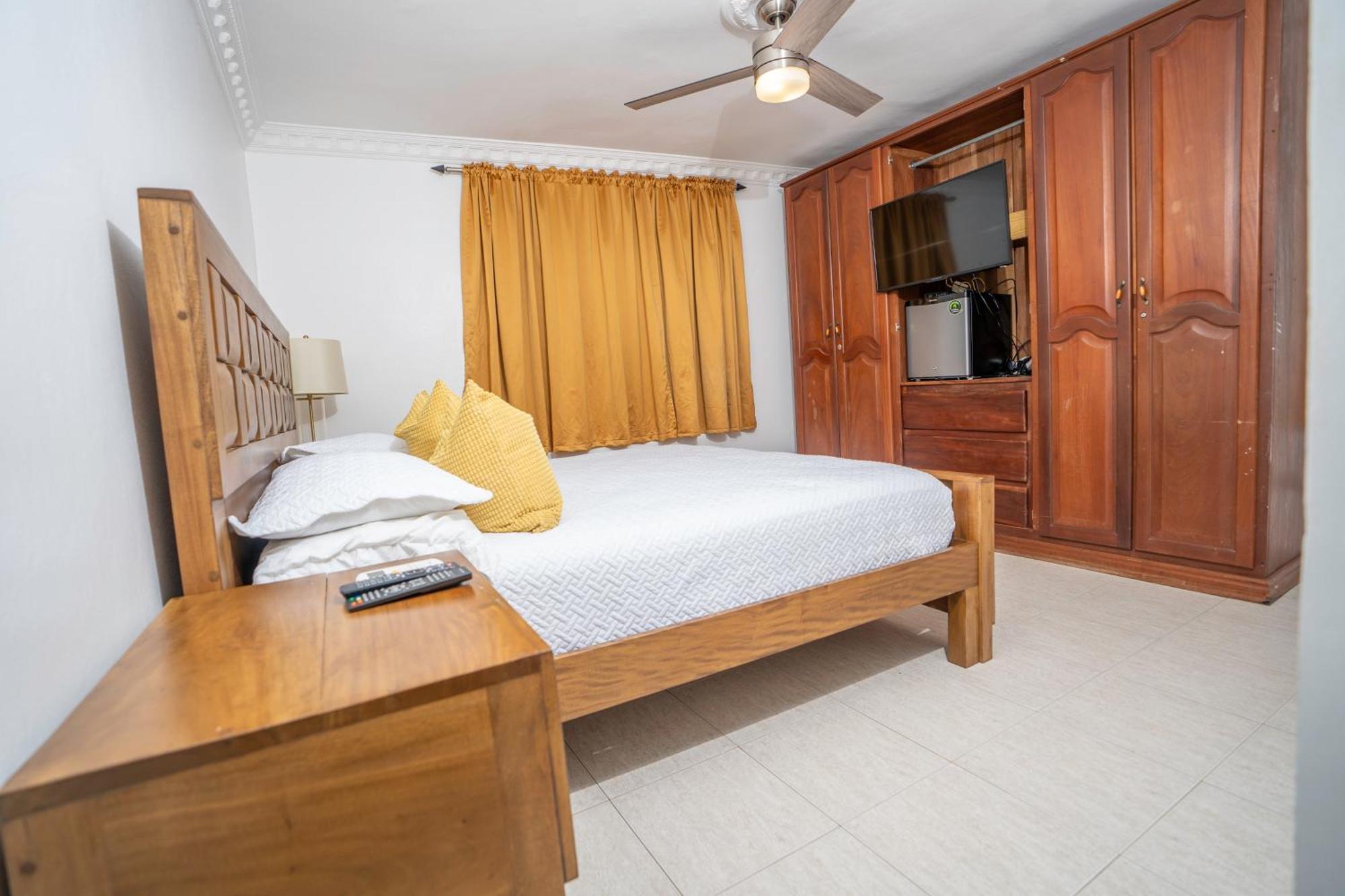Hotel Juliana Нагуа Экстерьер фото